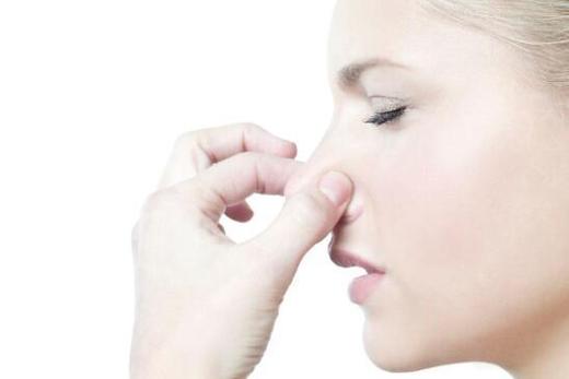 耳朵痒到受不了和鼻炎有关系吗，有可能(耳滴能缓解)