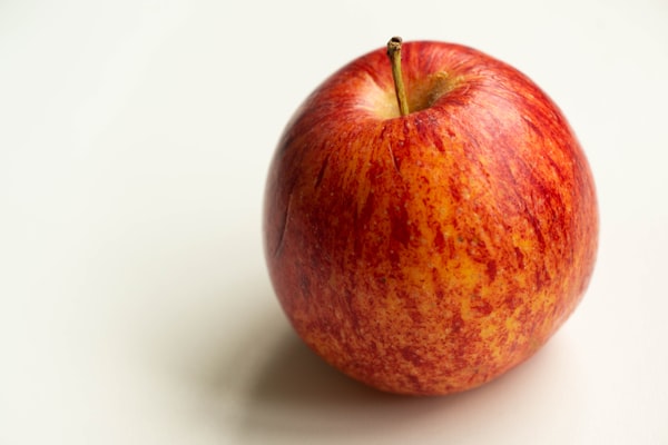 桃子和苹果哪个减肥效果好 桃子和苹果可以一起吃吗