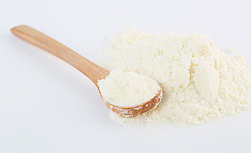 消化不良的宝宝应选择低乳糖强化维生素的配方奶粉