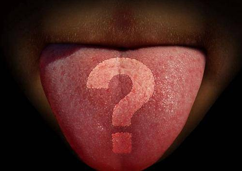 舌苔异常是怎么回事，口腔感染及消化系统问题等