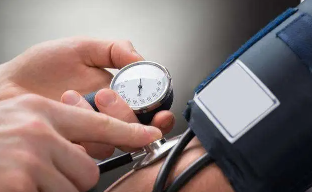 血压低是怎么导致的（药物副作用、营养不足等七种）
