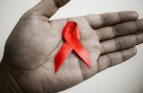 艾滋病潜伏期一般是多长时间，潜伏期约为8至10年