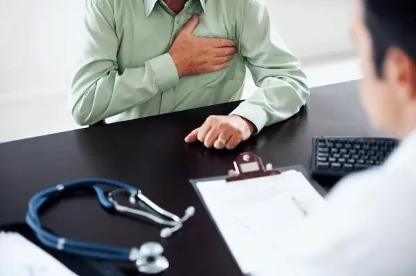 肺肿瘤有哪些症状表现，咳嗽/胸部疼痛(有6种症状)