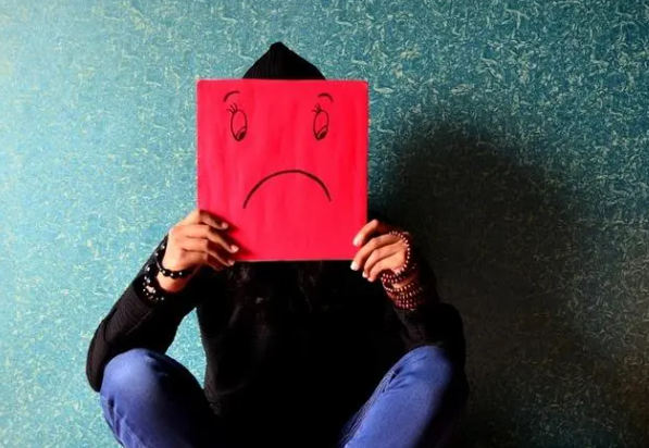 情绪障碍的症状有哪些，抑郁症/焦虑症和双相情感障碍等