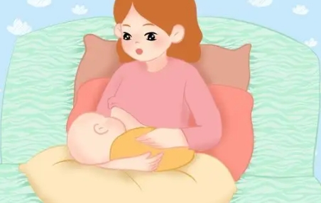 母乳性腹泻的原因及解决方法，乳汁过敏/乳房不适/饮食问题