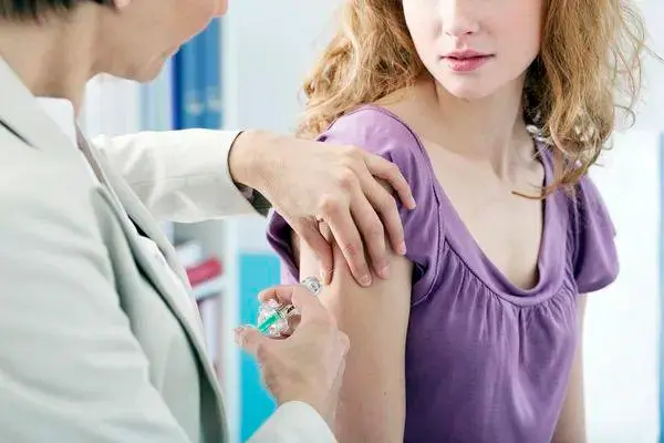 HPV感染用什么药，酸类药物/抗病毒药物和HPV疫苗