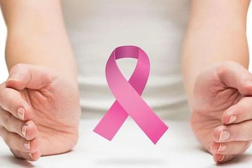 乳腺纤维瘤症状表现有哪些，乳房肿块/疼痛/乳头溢液